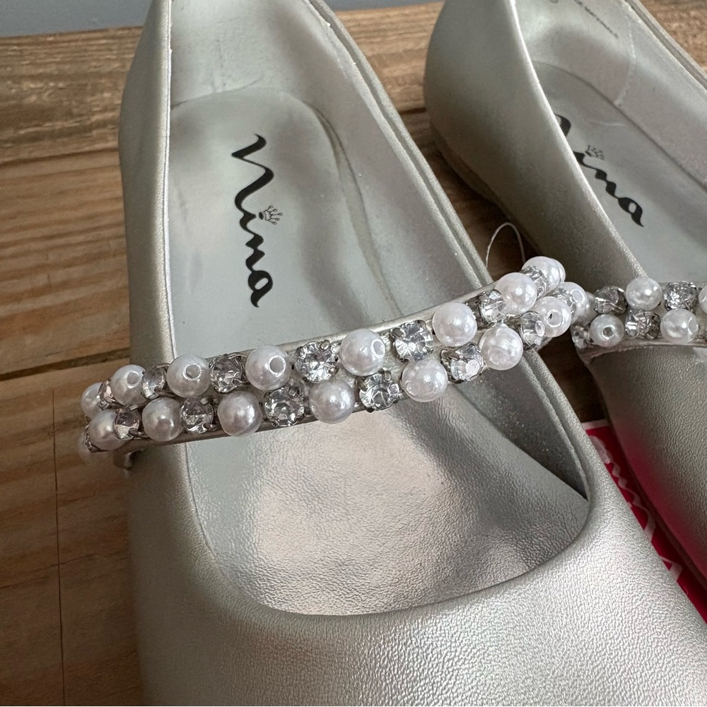 Nina Girl's Silver Leather Kid's Flat Dress Shoe Pearl Beaded Strap NEW Size 3M - Picture 3 of 10